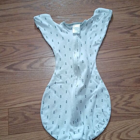 SwaddleDesigns Transitional Swaddle Sack with Arms Up  Sz S  0-3 months 6-14lbs - Picture 1 of 6